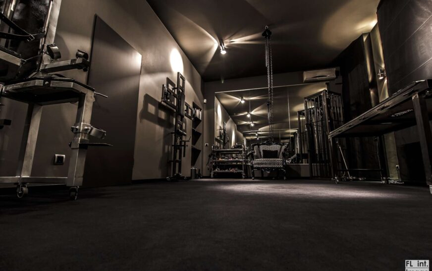 Gemeinschaftserziehung im Dominastudio