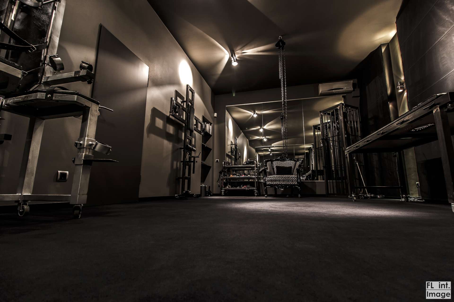 Gemeinschaftserziehung im Dominastudio