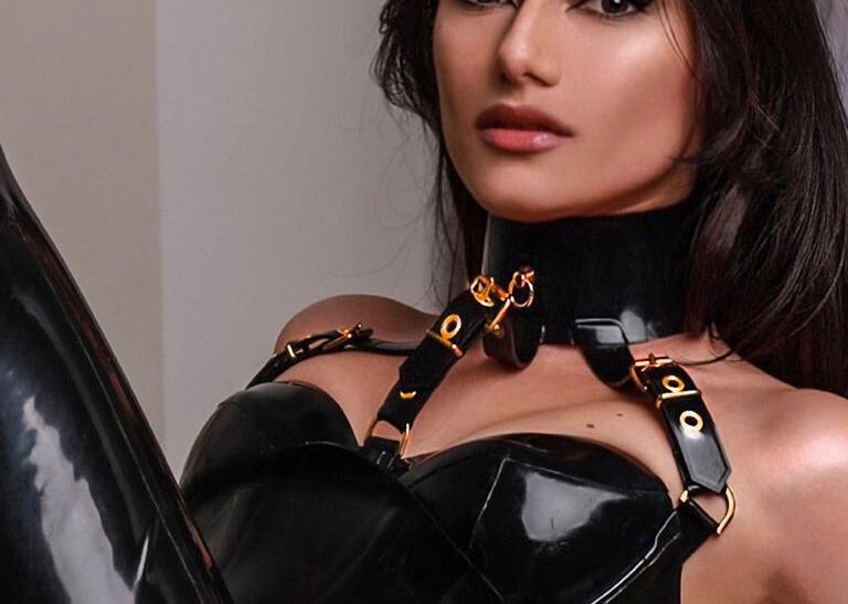 Domina Berlin – Miss Vixen Noir im Fetischinstitut Berlin