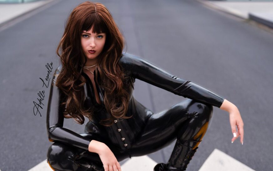 domina-adelle-leonella-–-escort-&-dominastudio