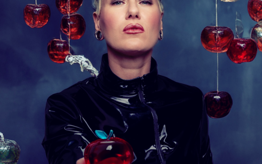 BDSM Domina und Klinikerotikerin Sister of Mercy