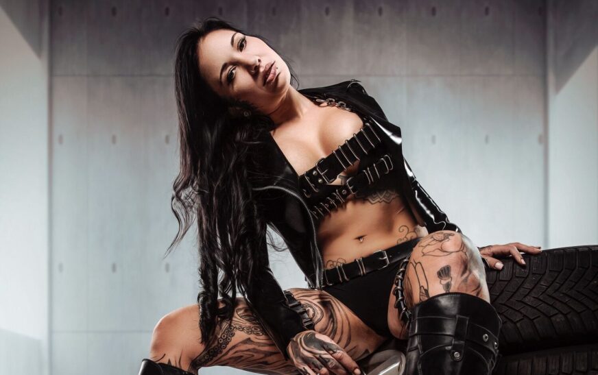 Domina Miss Mira Winchester