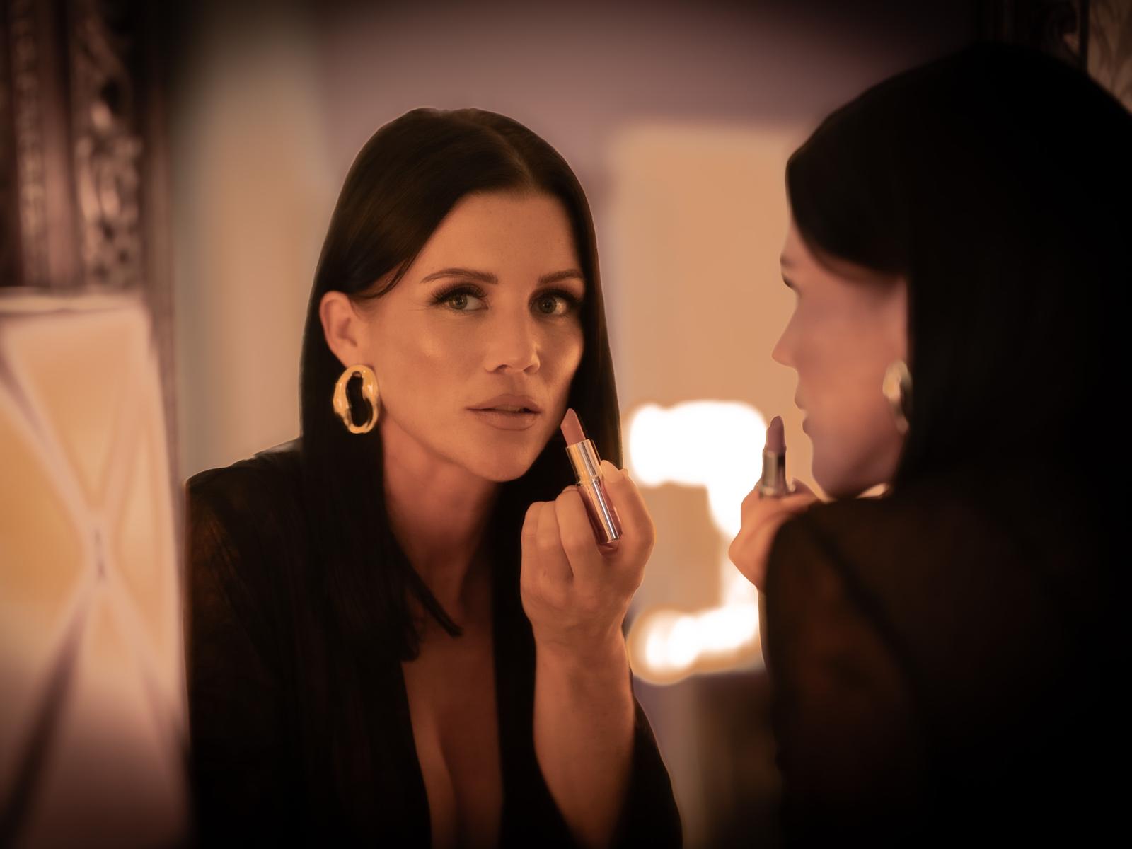 Domina Miss Chloe Avelle im House of Bizarre Dreams